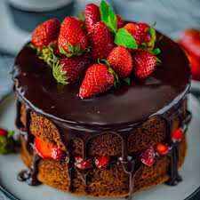 Strawberry chocolate drip cake